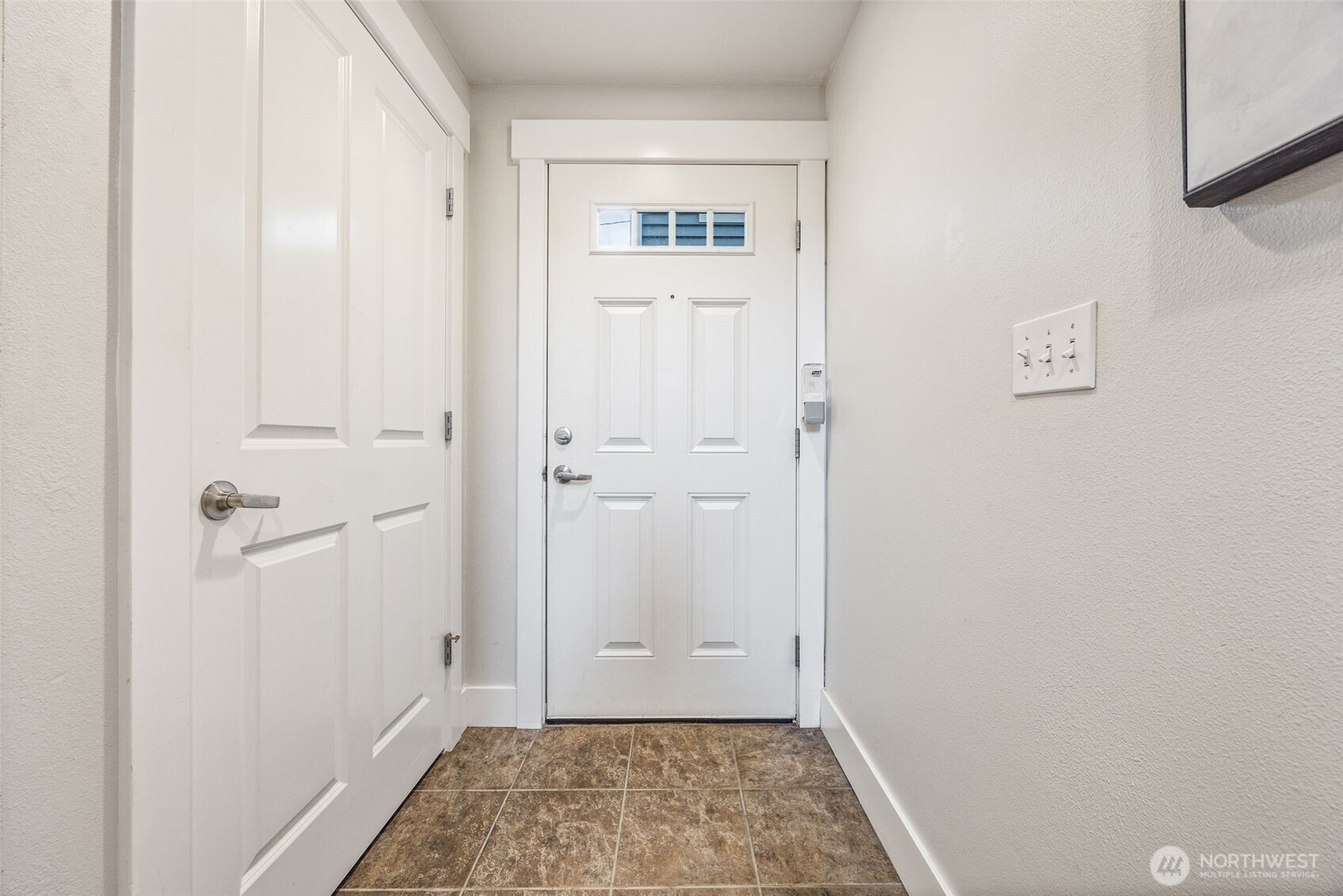 910 Northwest 85th Street, Unit B Seattle, WA 98117 - Photo 4 of 21