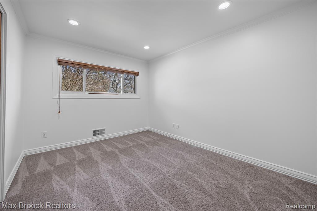 32036 Red Clover Road Farmington Hills, MI 48334 - Photo 21 of 44