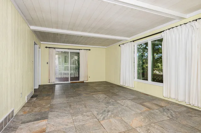 $250,000 | 22975 Pine Lake Road, Battle Creek, MI 49014