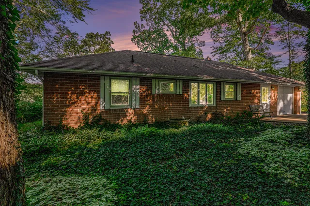 $250,000 | 22975 Pine Lake Road, Battle Creek, MI 49014