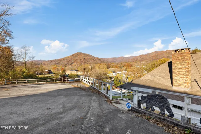 $134,999 | 335 High Street, Jellico, TN 37762