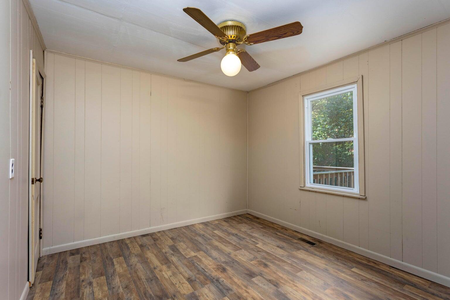 134 Riddle Street Dayton, TN 37321 - Photo 21 of 32 Guest Bedroom