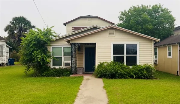 $247,000 | 319 West Main Street, Bishop, TX 78343