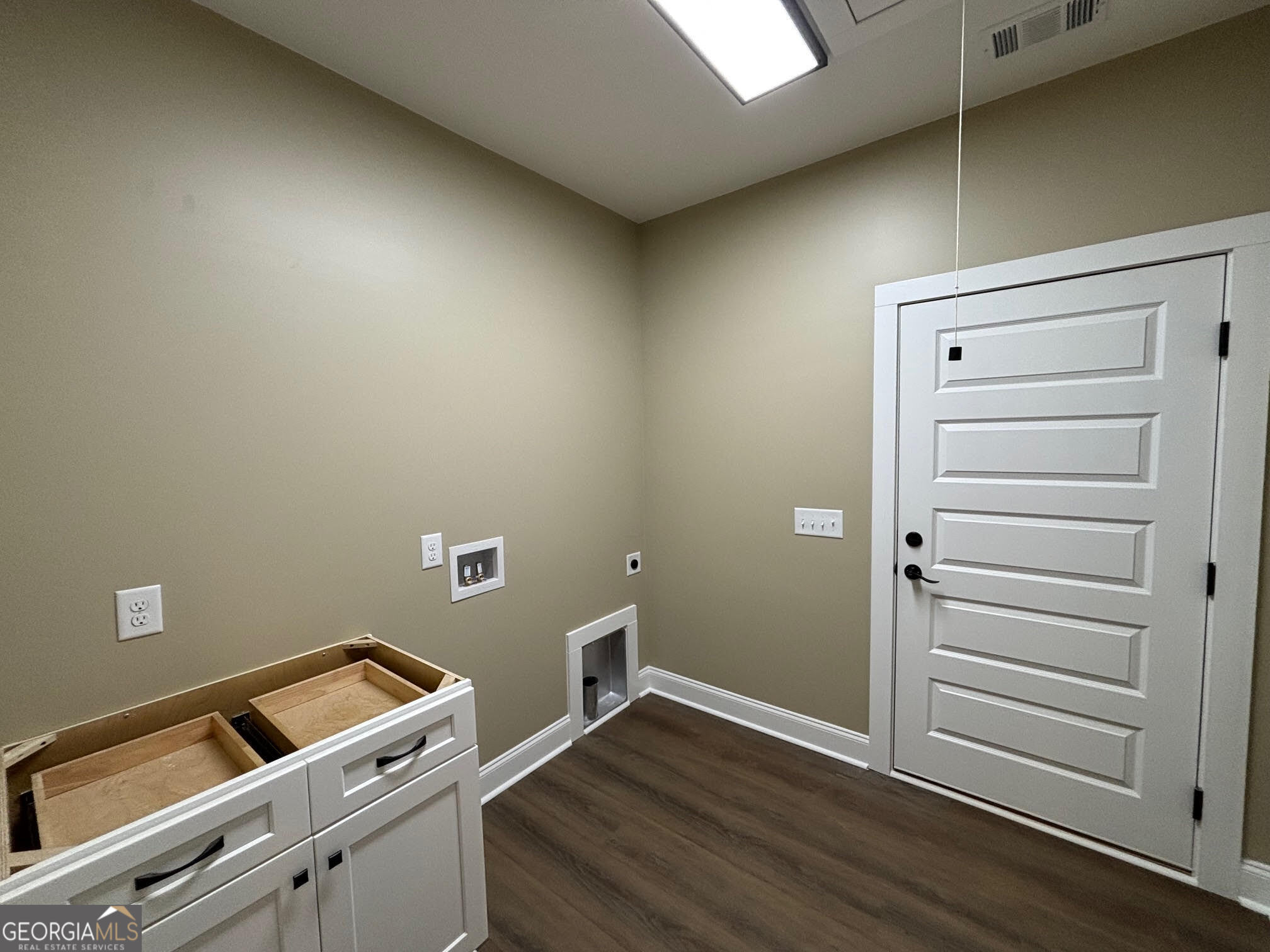 178 Samson Way Cleveland, GA 30528 - Photo 22 of 32 a room with storage and utility room