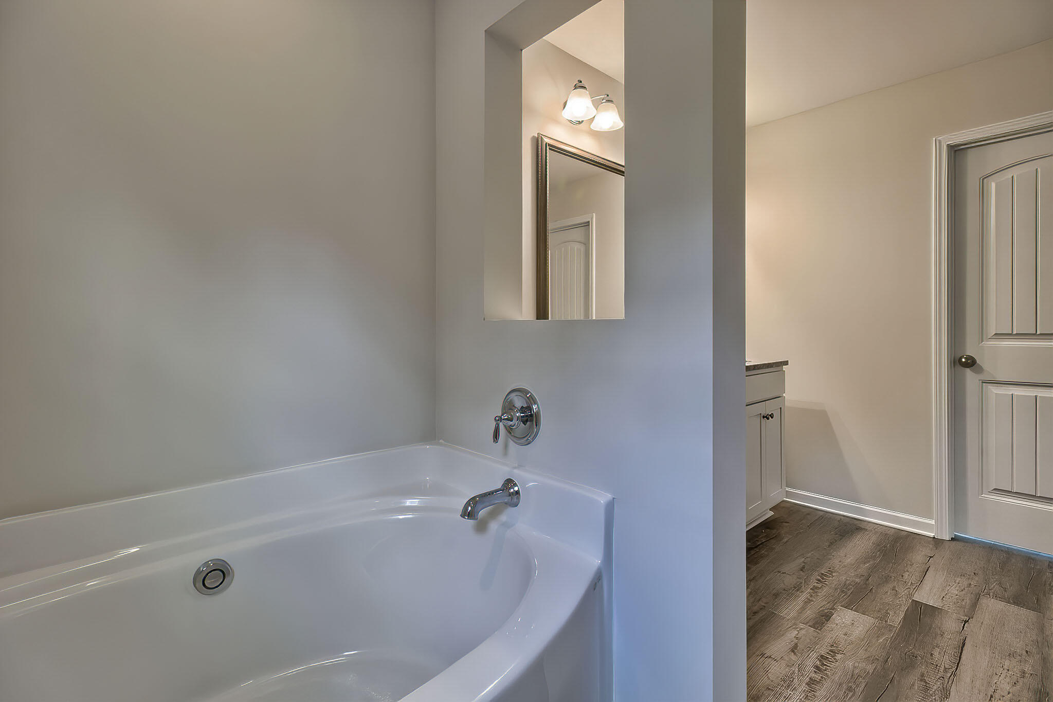 328 Suncrest Court Augusta, GA 30906 - Photo 14 of 26 Owners tub