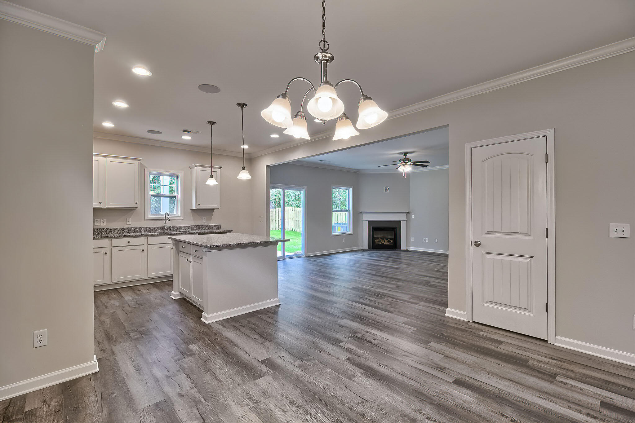 328 Suncrest Court Augusta, GA 30906 - Photo 3 of 26 BC II Kitchen with FP view
