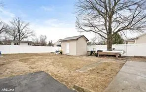 a view of a outdoor space with a house