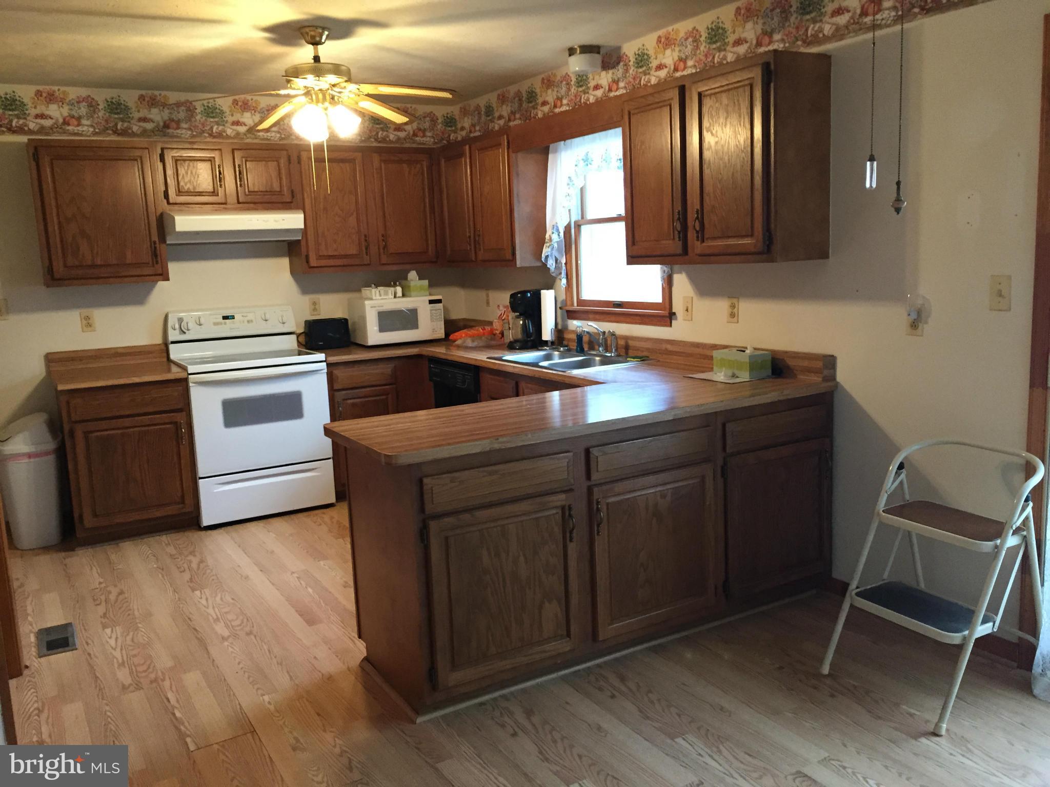 381 Creek Road Front Royal, VA 22630 - Photo 15 of 30 Kitchen