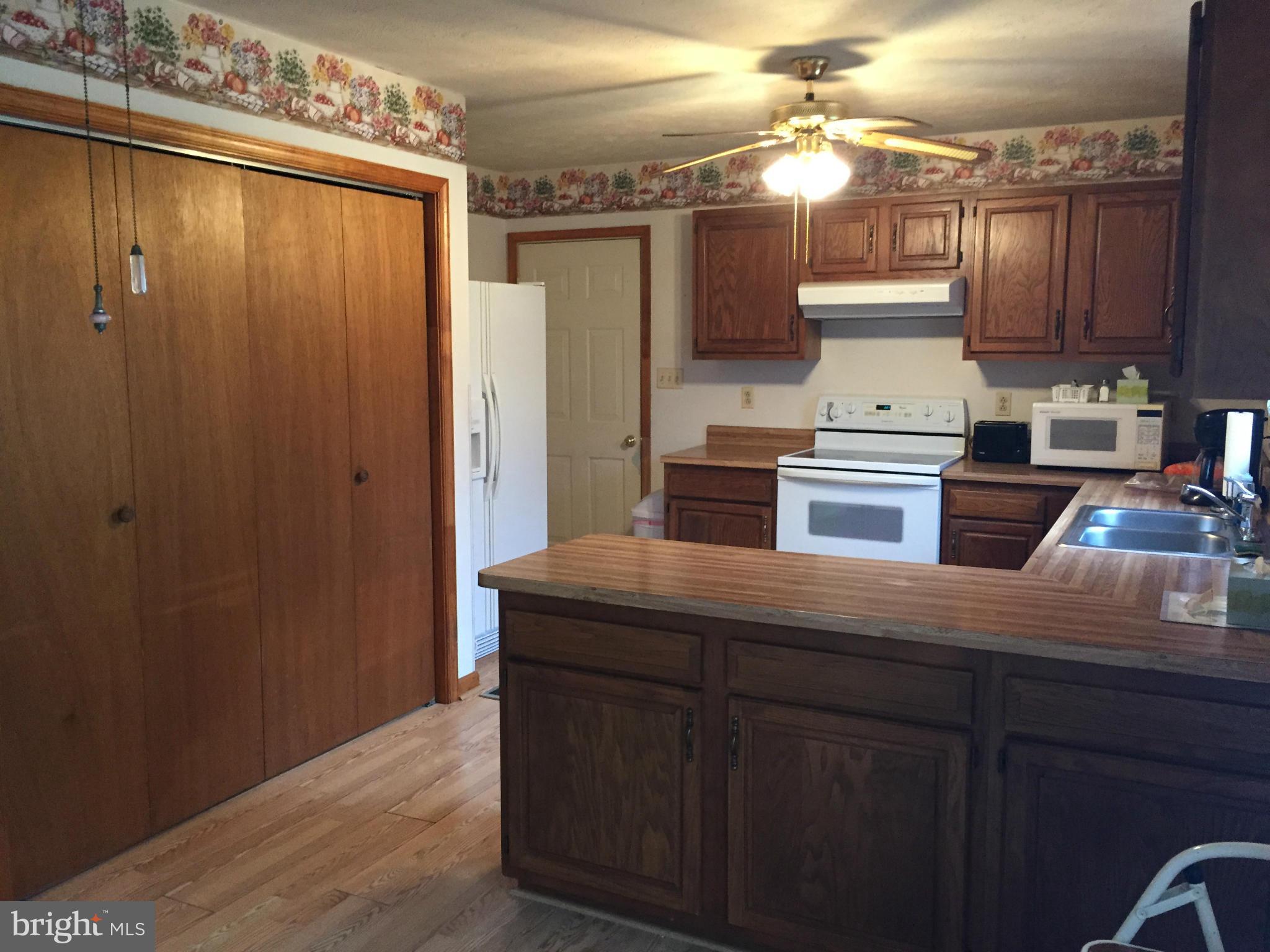 381 Creek Road Front Royal, VA 22630 - Photo 16 of 30 Kitchen