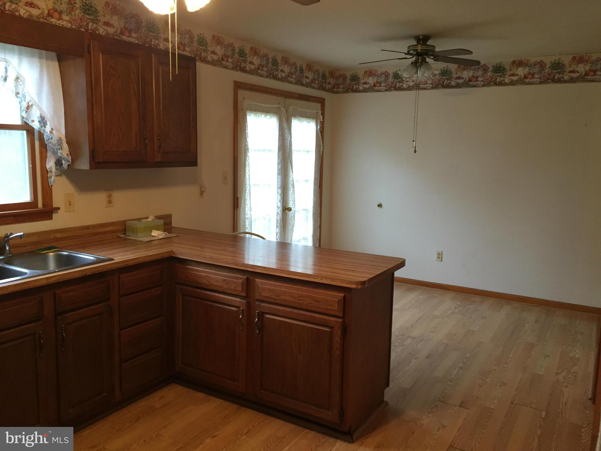 381 Creek Road Front Royal, VA 22630 - Photo 17 of 30 Kitchen