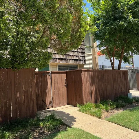 $1,195 | 2702 Douglas Avenue, Unit 101, Dallas, TX 75219