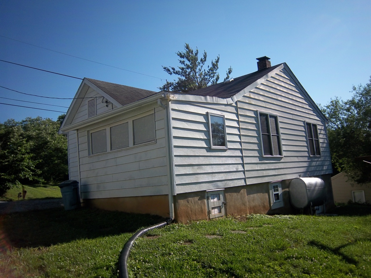 518 Ruddell Road Vinton, VA 24179 - Photo 2 of 5 Exterior
