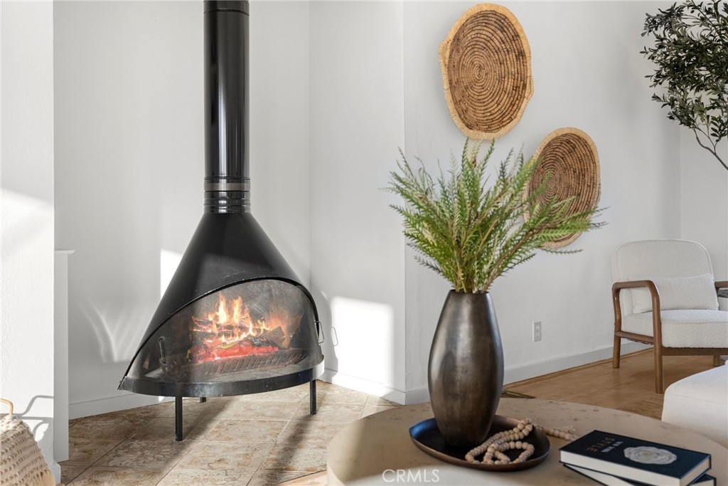 736 Luton Drive Glendale, CA 91206 - Photo 11 of 75