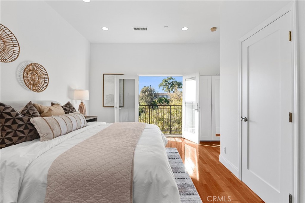 736 Luton Drive Glendale, CA 91206 - Photo 13 of 75