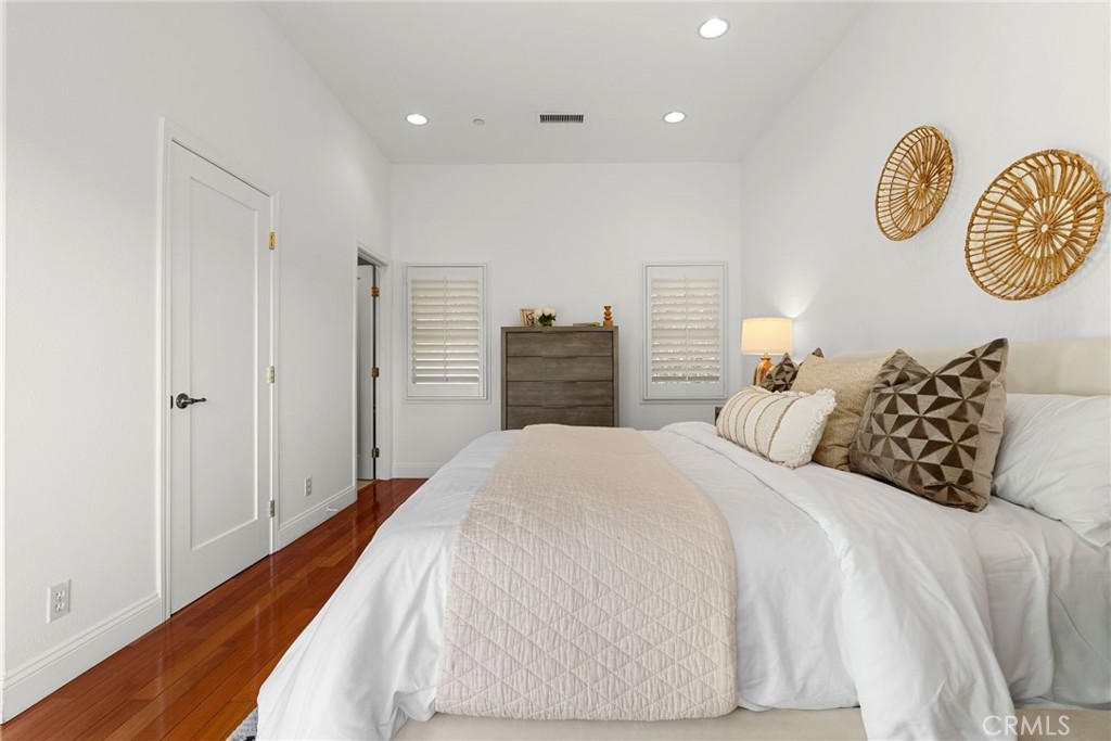 736 Luton Drive Glendale, CA 91206 - Photo 18 of 75