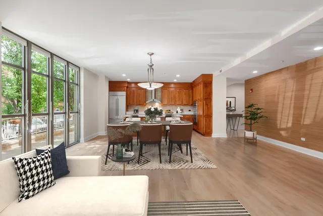 $879,900 | 520 South Washington Street, Unit 103, Naperville, IL 60540