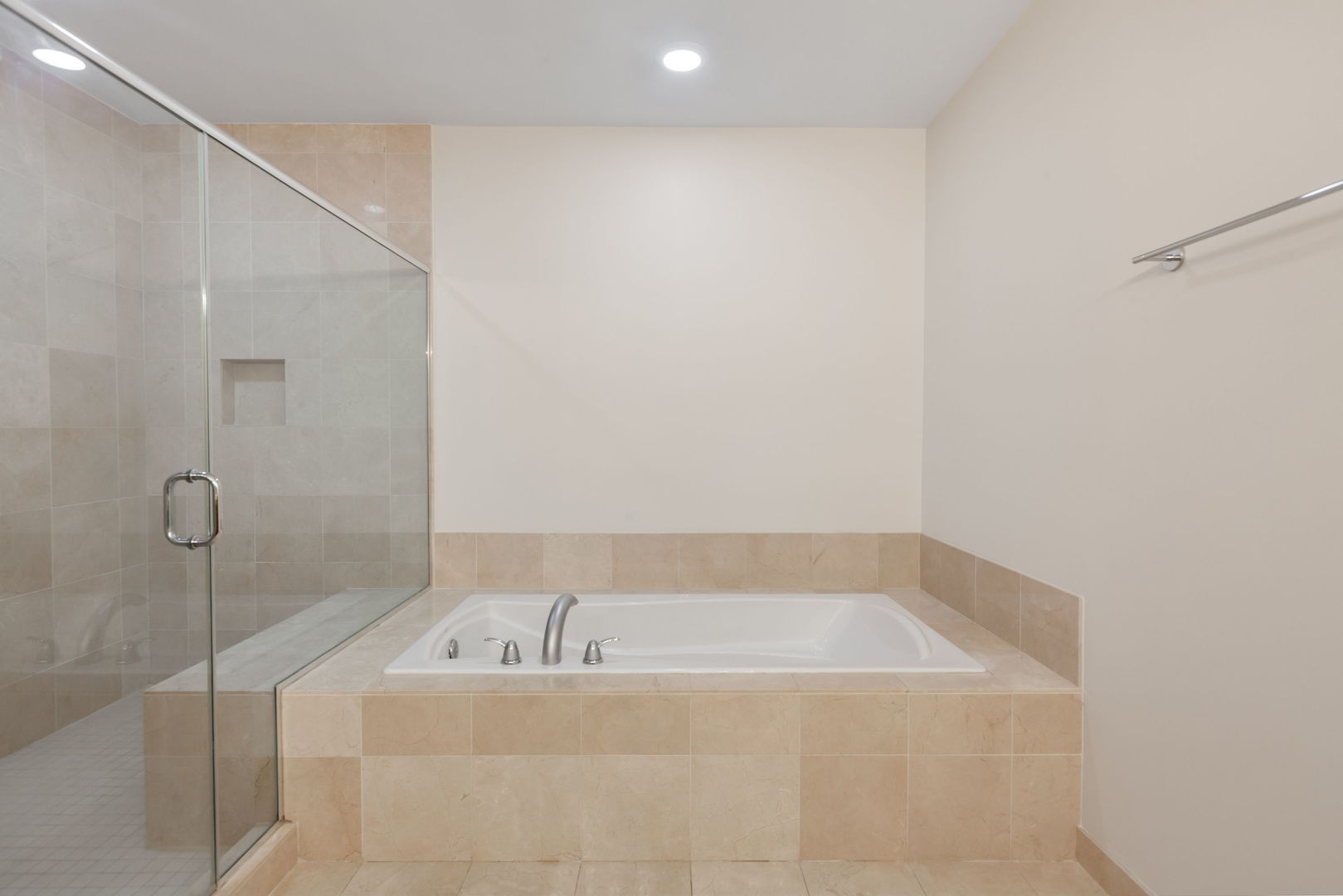 520 South Washington Street, Unit 103 Naperville, IL 60540 - Photo 17 of 39