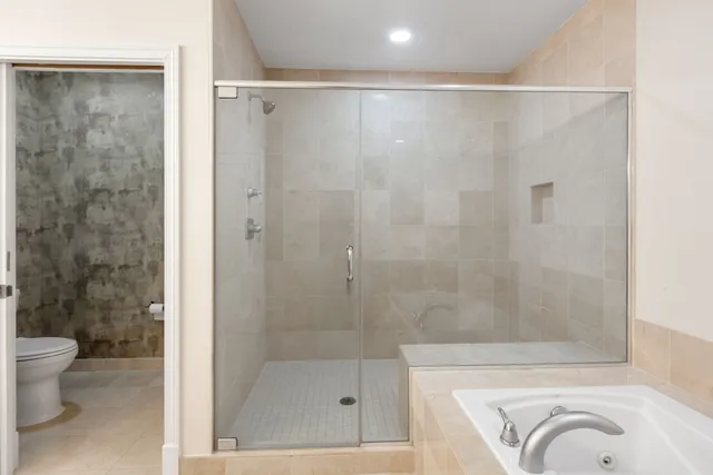 $879,900 | 520 South Washington Street, Unit 103, Naperville, IL 60540