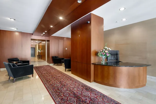 $879,900 | 520 South Washington Street, Unit 103, Naperville, IL 60540