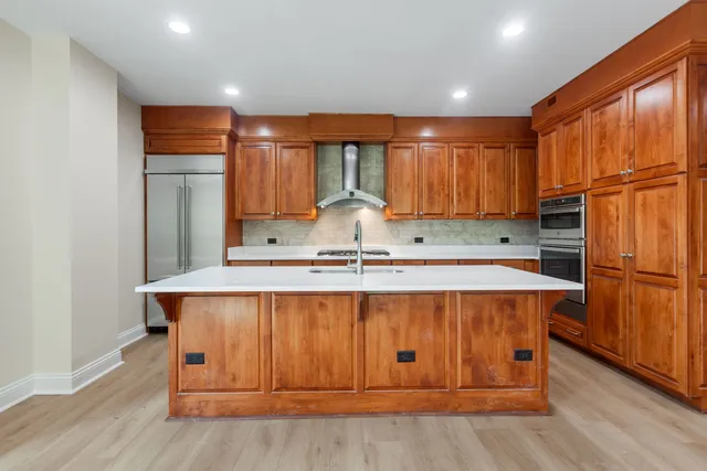 $879,900 | 520 South Washington Street, Unit 103, Naperville, IL 60540