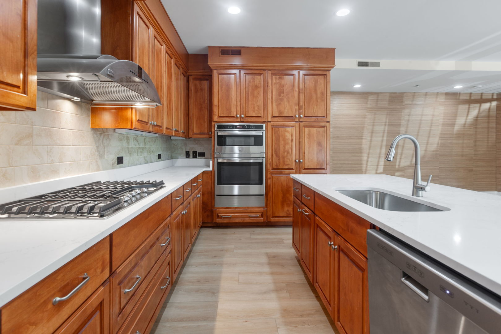 520 South Washington Street, Unit 103 Naperville, IL 60540 - Photo 9 of 39