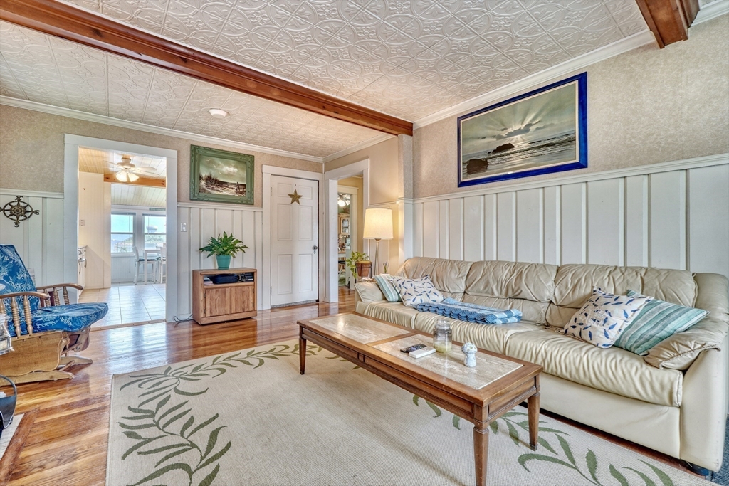 32 Hale Avenue Winthrop, MA 02152 - Photo 6 of 42