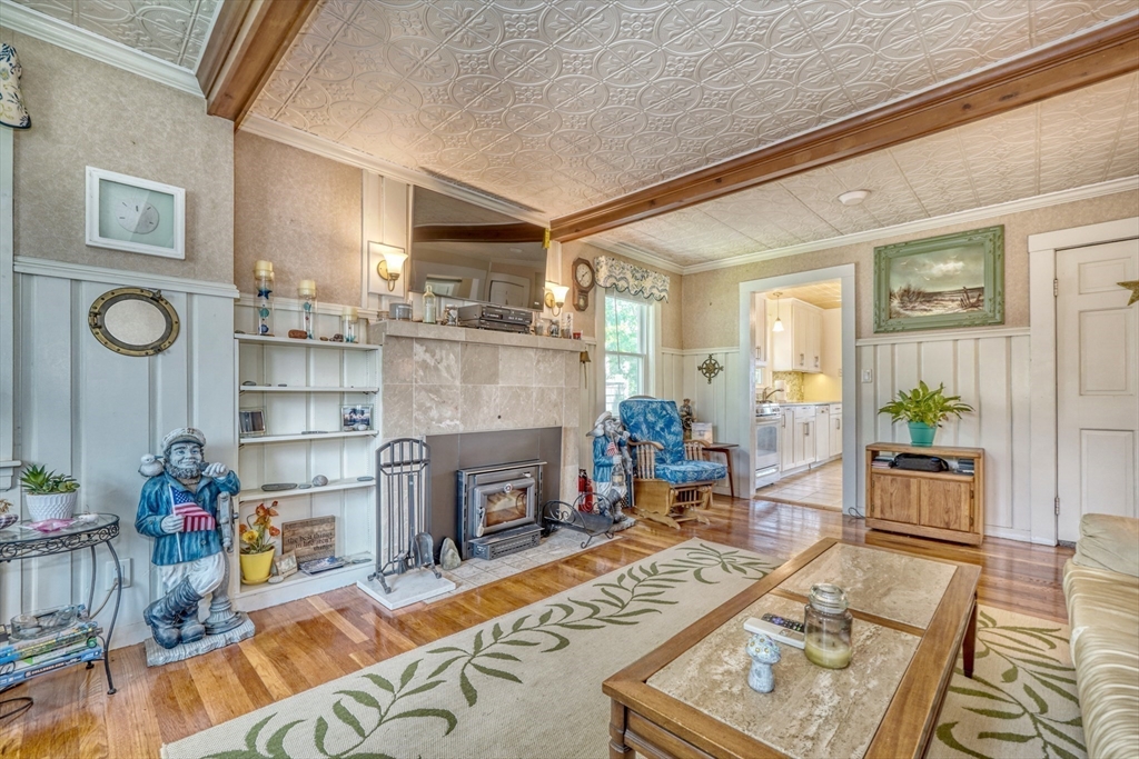 32 Hale Avenue Winthrop, MA 02152 - Photo 7 of 42