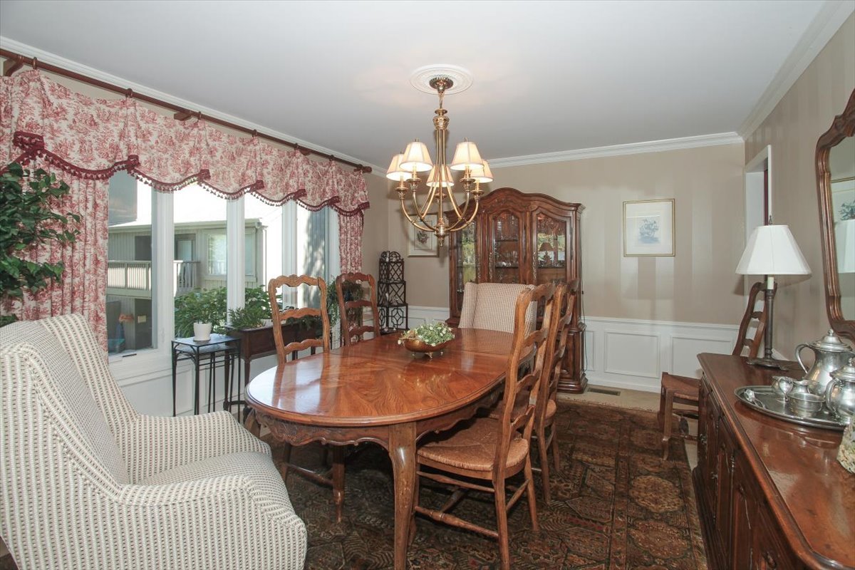 660 Old Barn Road, Unit F24 Lake Barrington, IL 60010 - Photo 11 of 54