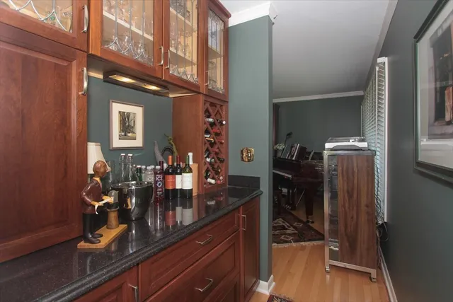 $739,000 | 660 Old Barn Road, Unit F24, Lake Barrington, IL 60010