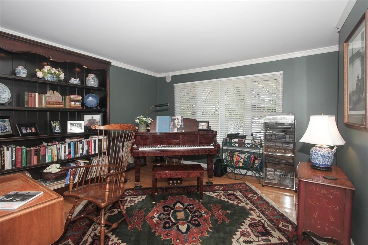 660 Old Barn Road, Unit F24 Lake Barrington, IL 60010 - Photo 13 of 54