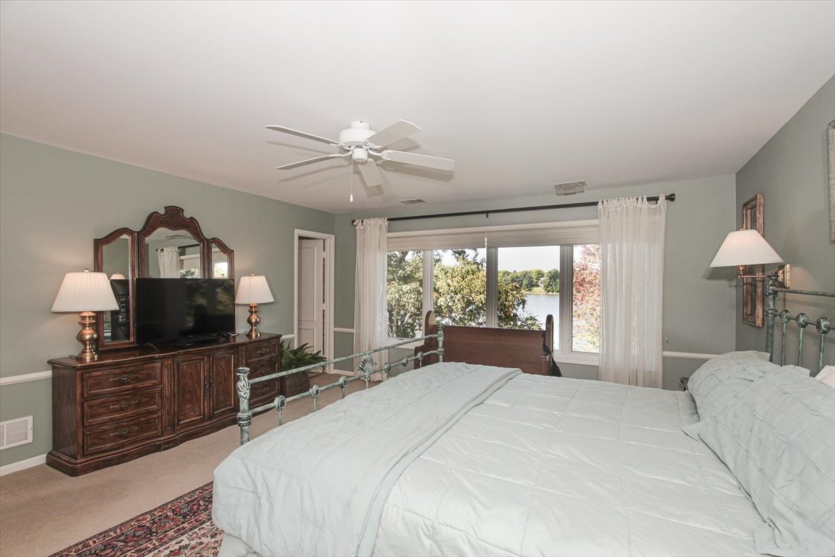 660 Old Barn Road, Unit F24 Lake Barrington, IL 60010 - Photo 20 of 54