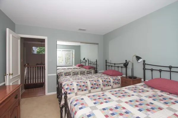 $739,000 | 660 Old Barn Road, Unit F24, Lake Barrington, IL 60010