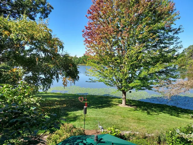 $739,000 | 660 Old Barn Road, Unit F24, Lake Barrington, IL 60010