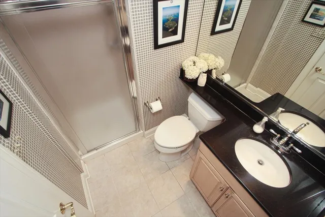 $739,000 | 660 Old Barn Road, Unit F24, Lake Barrington, IL 60010