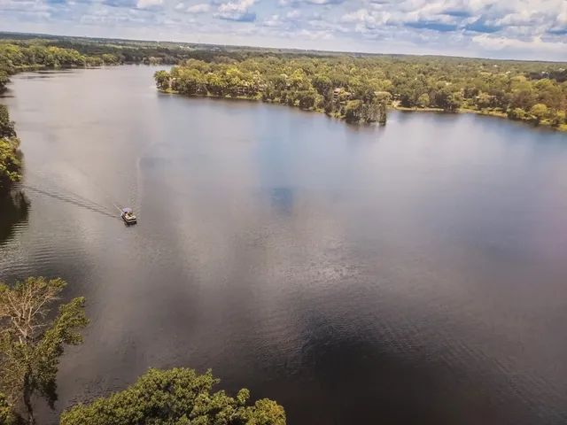 $739,000 | 660 Old Barn Road, Unit F24, Lake Barrington, IL 60010