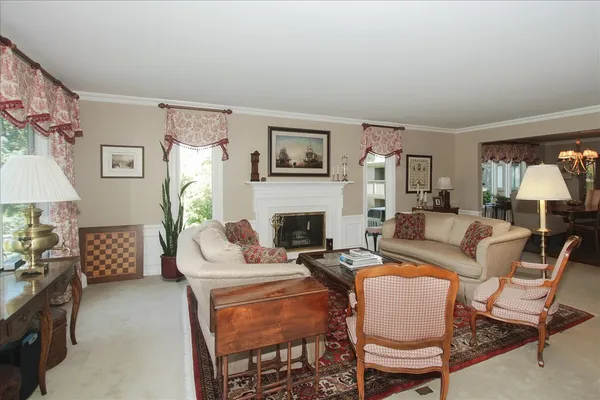 $739,000 | 660 Old Barn Road, Unit F24, Lake Barrington, IL 60010