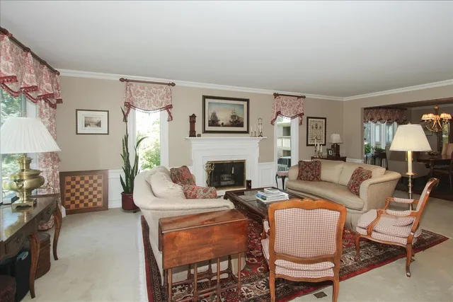 $739,000 | 660 Old Barn Road, Unit F24, Lake Barrington, IL 60010