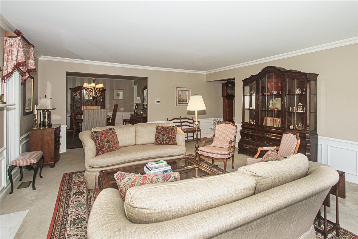 660 Old Barn Road, Unit F24 Lake Barrington, IL 60010 - Photo 9 of 54