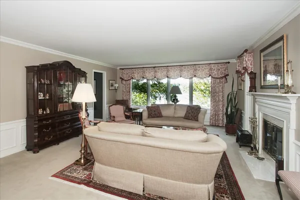 $739,000 | 660 Old Barn Road, Unit F24, Lake Barrington, IL 60010
