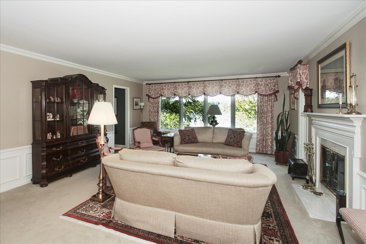 660 Old Barn Road, Unit F24 Lake Barrington, IL 60010 - Photo 10 of 54