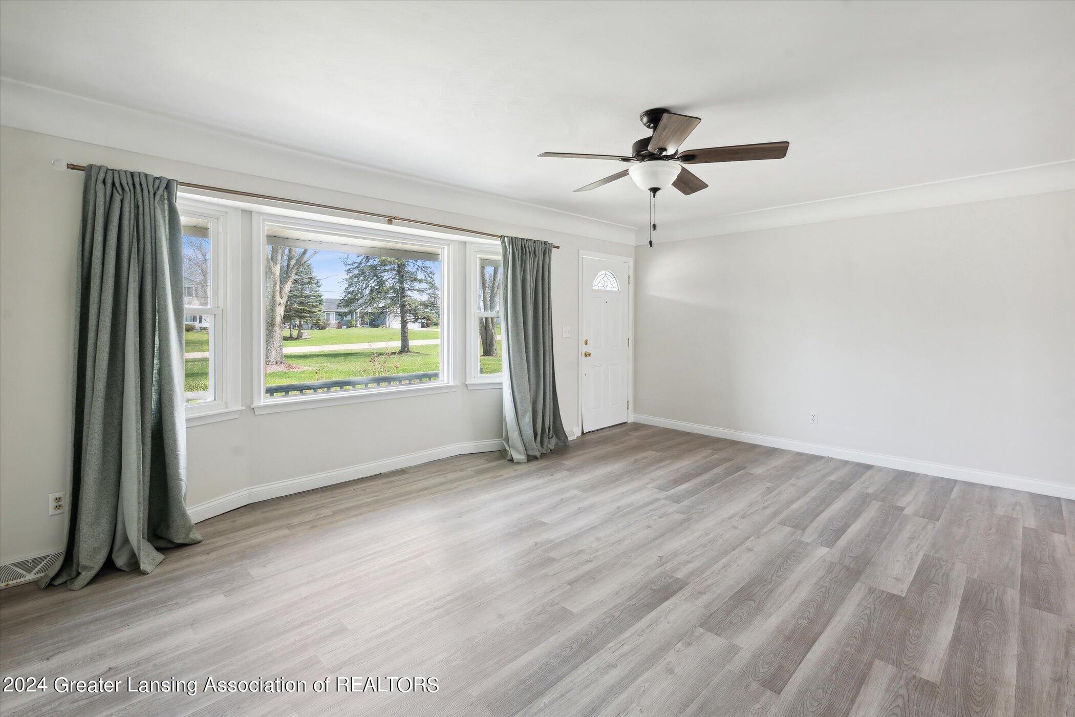 2385 Pine Tree Road Holt, MI 48842 - Photo 7 of 55 Living Room