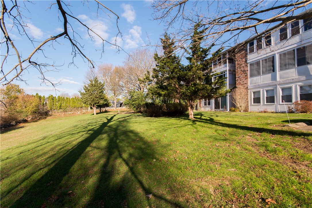 349 Main Road, Unit 201 Tiverton, RI 02878 - Photo 37 of 39