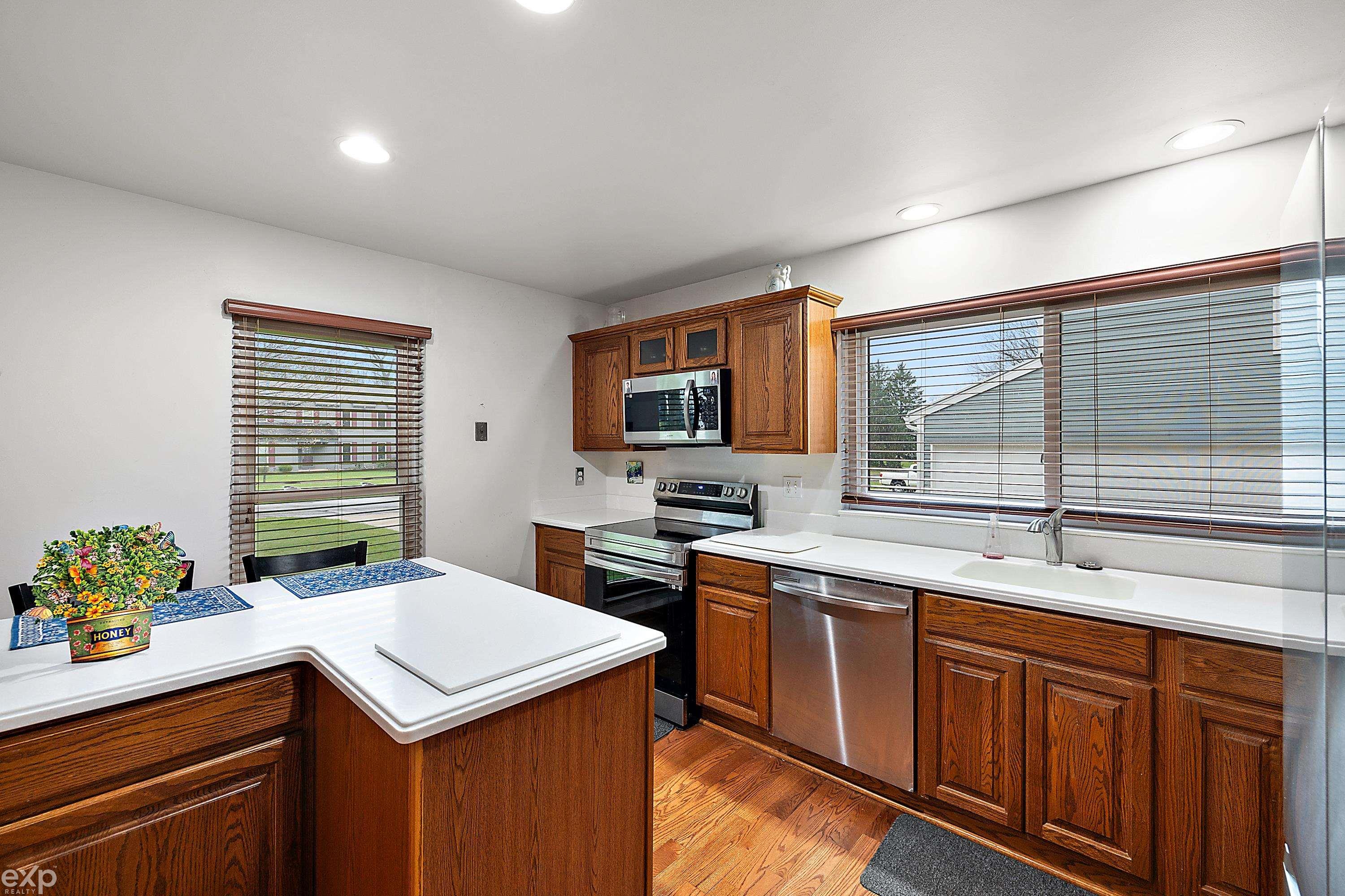 1390 North Fairview Lane Rochester Hills, MI 48306 - Photo 26 of 54