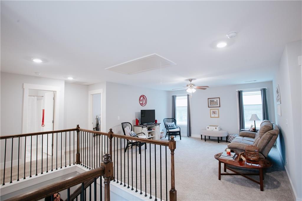 3221 Hollonville Road Williamson, GA 30292 - Photo 29 of 46 a living room with furniture