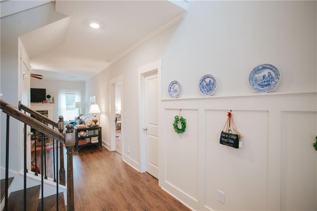 3221 Hollonville Road Williamson, GA 30292 - Photo 6 of 46 a living room with furniture and wooden floor