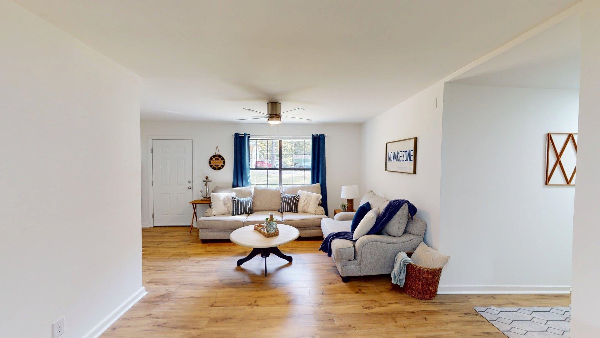 52 Cr 341 Road Iuka, MS 38852 - Photo 7 of 28 a living room with furniture and a rug