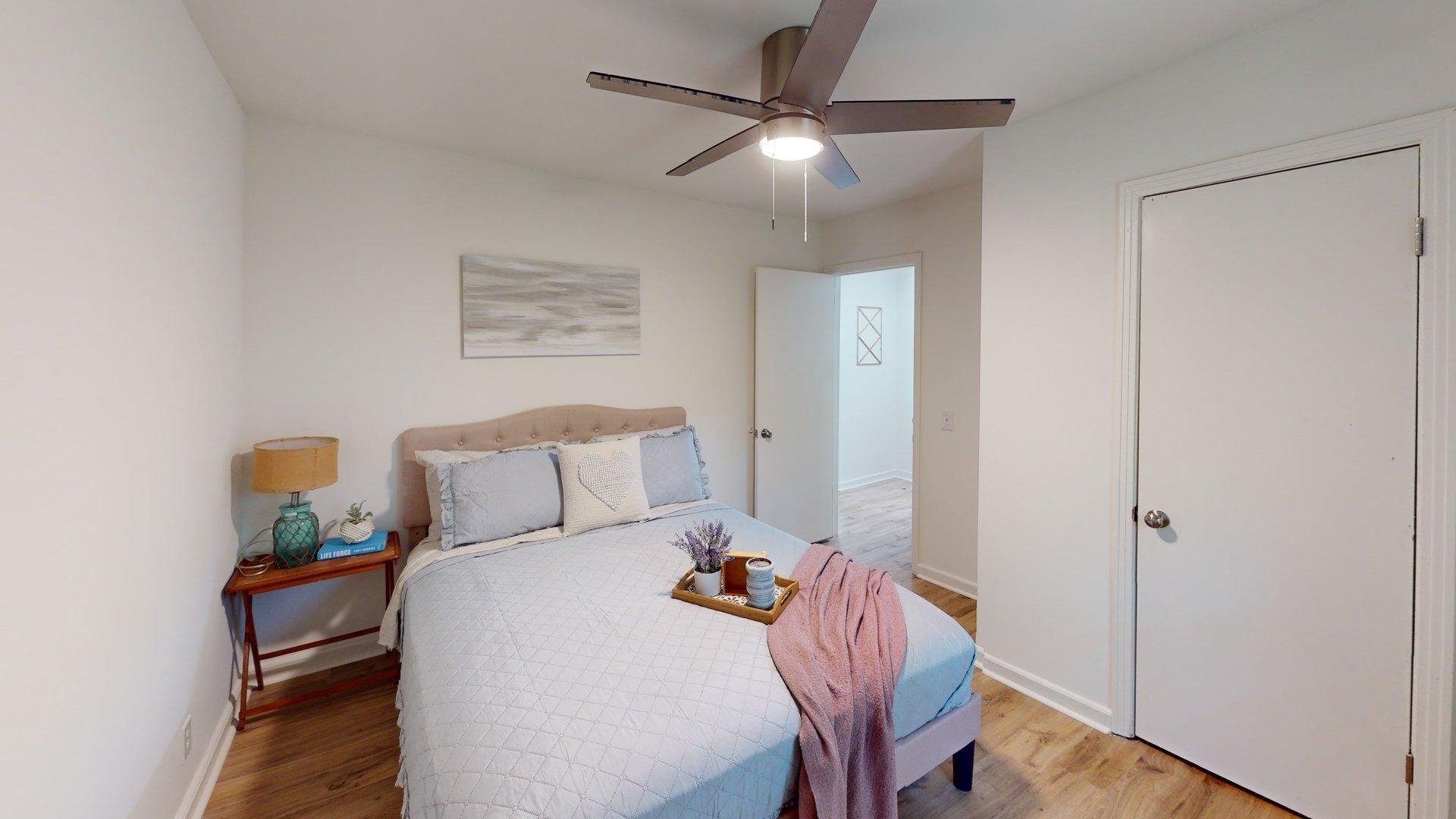 52 Cr 341 Road Iuka, MS 38852 - Photo 9 of 28 a bed room with a bed and a chandelier