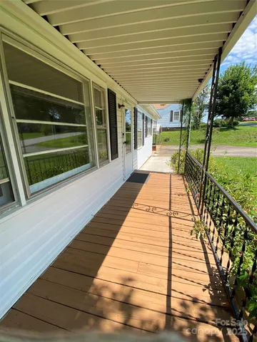 $199,700 | 2842 1st Avenue Northwest, Hickory, NC 28601