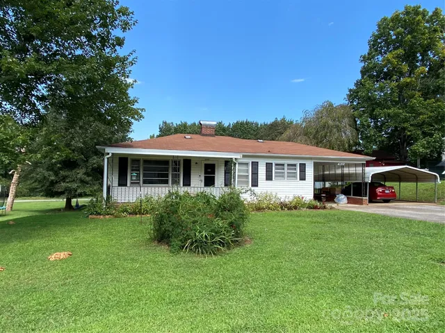 $199,700 | 2842 1st Avenue Northwest, Hickory, NC 28601