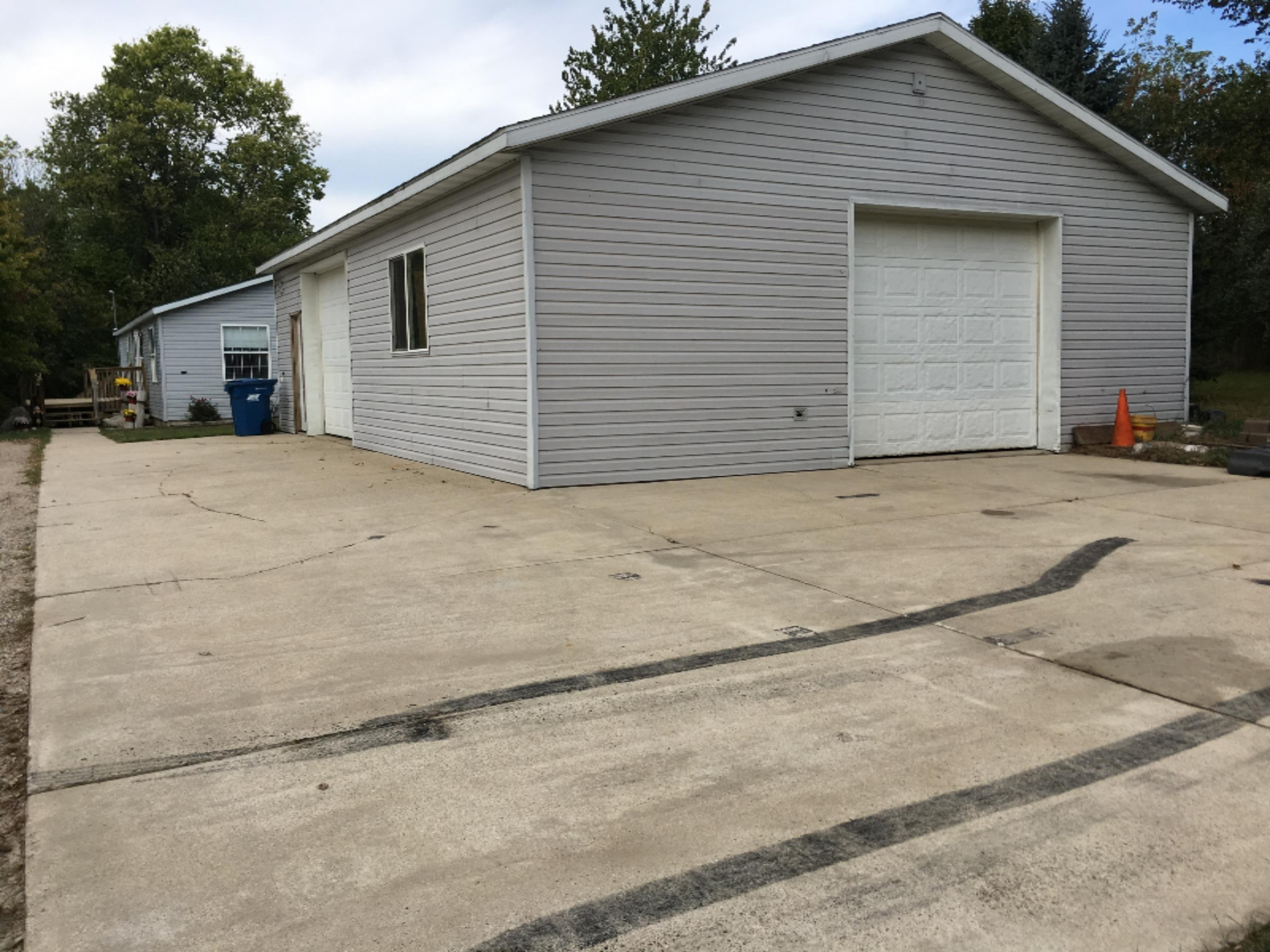 5759 Conklin Road Lowell, MI 49331 - Photo 5 of 26 IMG_5365